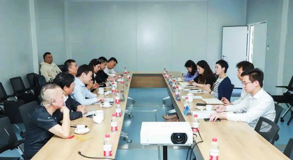 注能高端醫(yī)美產(chǎn)業(yè)發(fā)展 中國(guó)整形美容協(xié)會(huì)、瑞麗醫(yī)美與博鰲樂(lè)城管理局舉行座談會(huì)